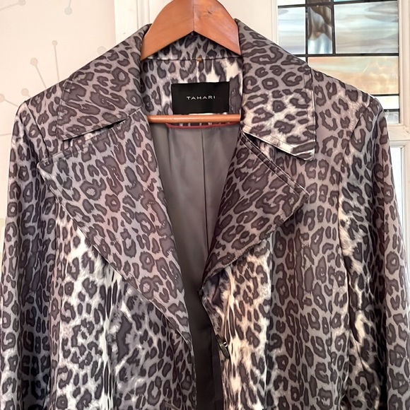 Tahari  animal print trench coat. - Picture 5 of 7